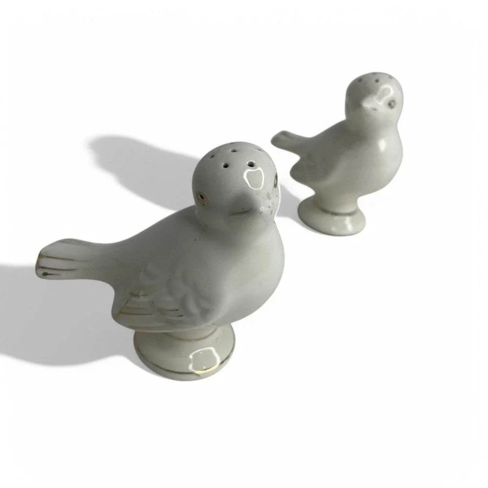 Dove Bird Salt and Pepper Shakers VTG White Gold Mid‎ Century 3